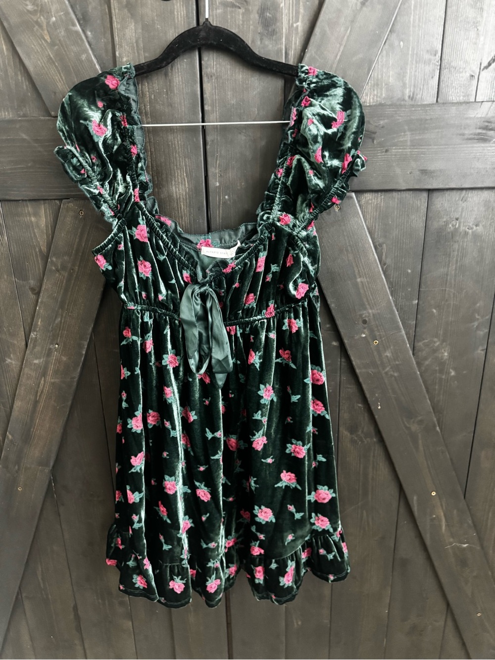 Atard state Green Velvet Dress with Pink Roses new without tags